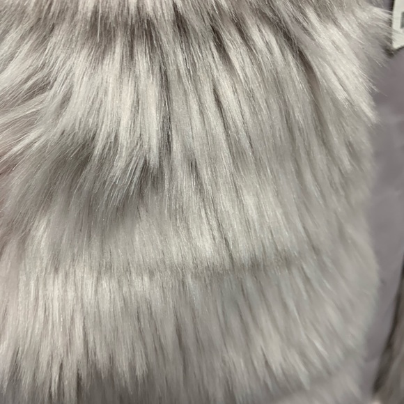 Love Tree Light Lavender Faux Fur Vest - Picture 4 of 5